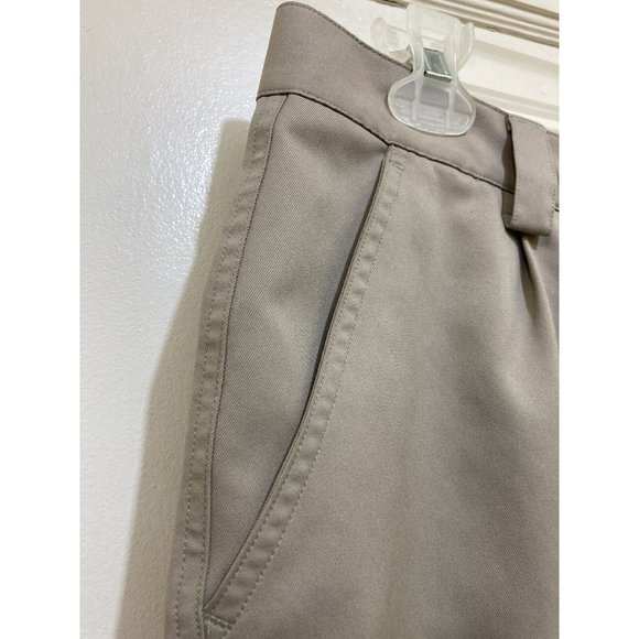 Under Armour Performance Golf Shorts Mens 34R Beige Flat Front Pockets Logo - Picture 3 of 12